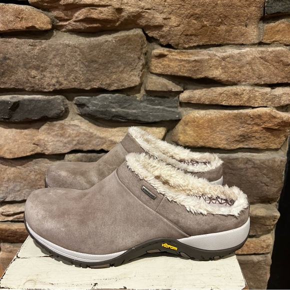 Dansko Shoes - Women's Dansko Suede Slip-On Shoes with Faux Fur Lining women’s size 40